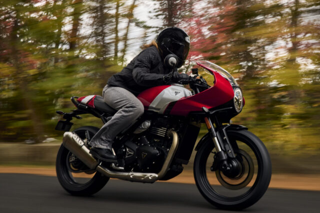 Thruxton_400_OE_MY26_05291_JP Triumph Tracker 400 - Triumph Thruxton 400